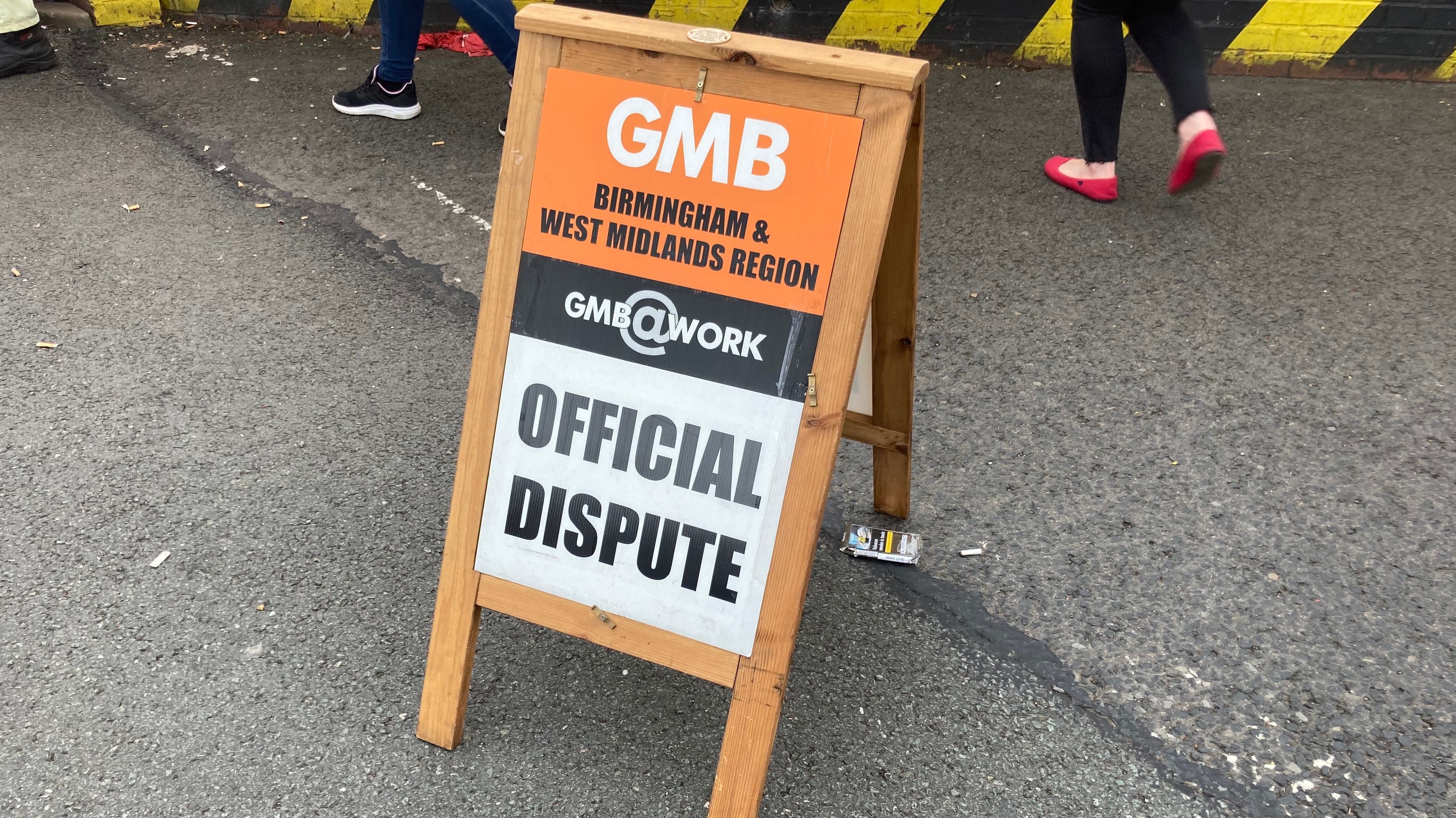 Bin Workers In Sandwell To Strike News Free Radio Birmingham bin-workers-in-sandwell-to-strike-news-free-radio-birmingham